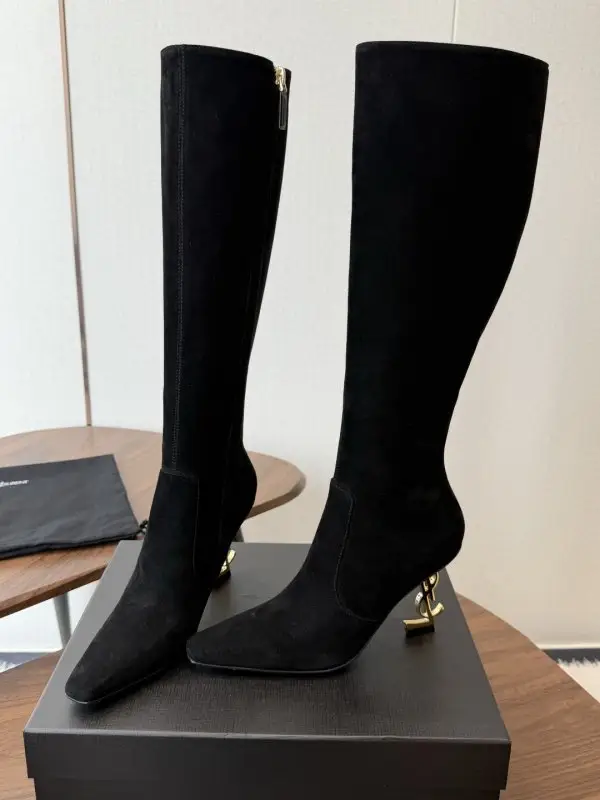 Saint Laurent Високі чоботи з гострим носком на підборах — Фото 3