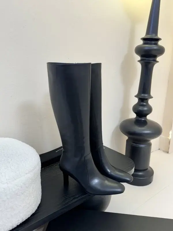 Saint Laurent — High leather boots women's
