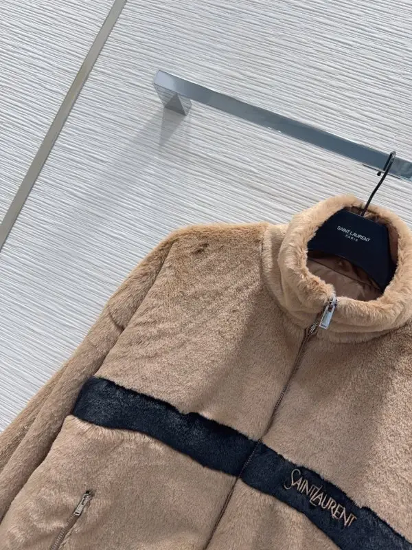 Saint Laurent Куртка меховая женская — Фото 3