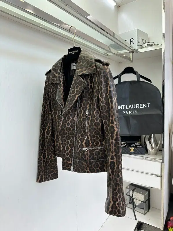 Saint Laurent Куртка кожаная женская — Фото 2