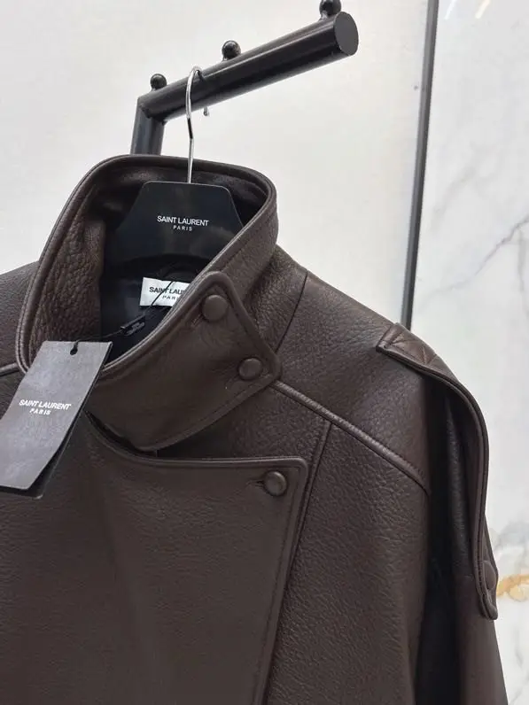 Saint Laurent Куртка кожаная женская — Фото 3