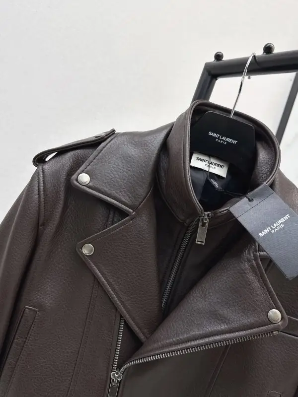 Saint Laurent Куртка кожаная женская — Фото 5