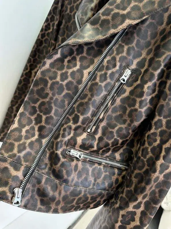 Saint Laurent Куртка кожаная женская — Фото 5