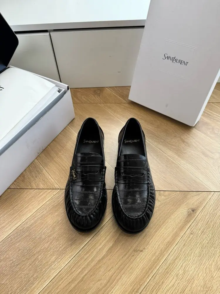 Saint Laurent — Лоферы жіночі