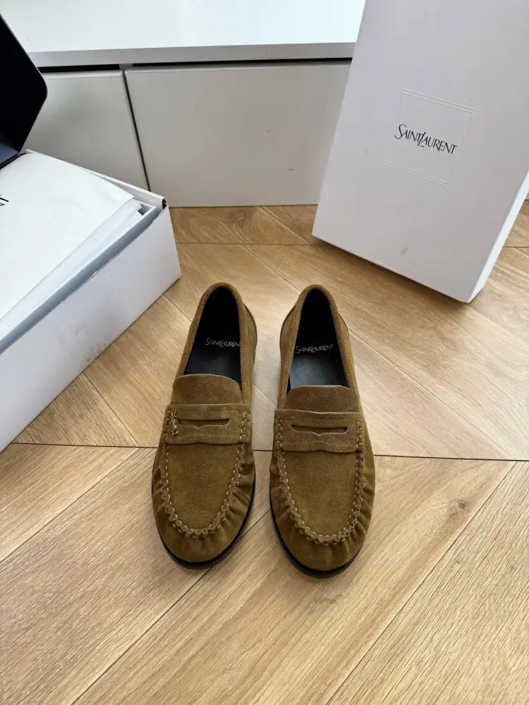 Saint Laurent Лоферы жіночі — Фото 1