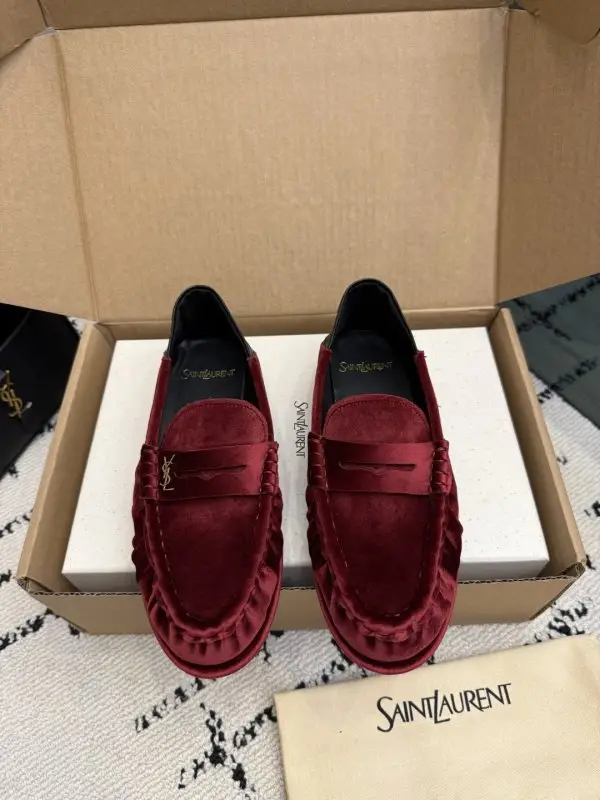 Saint Laurent — Лоферы жіночі