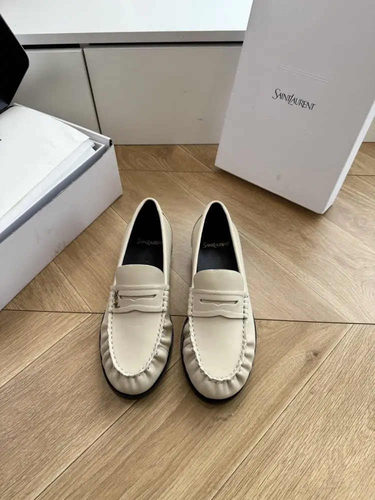 Saint Laurent — Лоферы жіночі