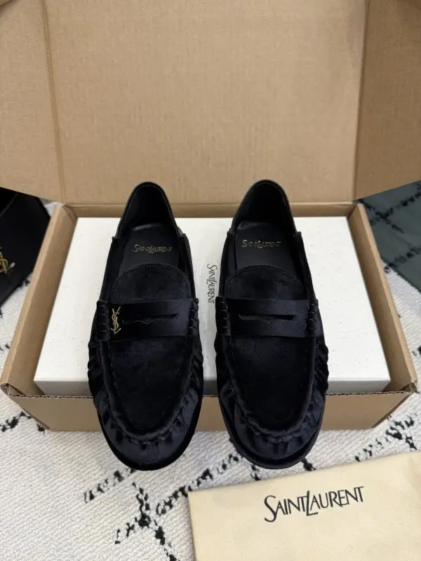 Saint Laurent — Лоферы жіночі