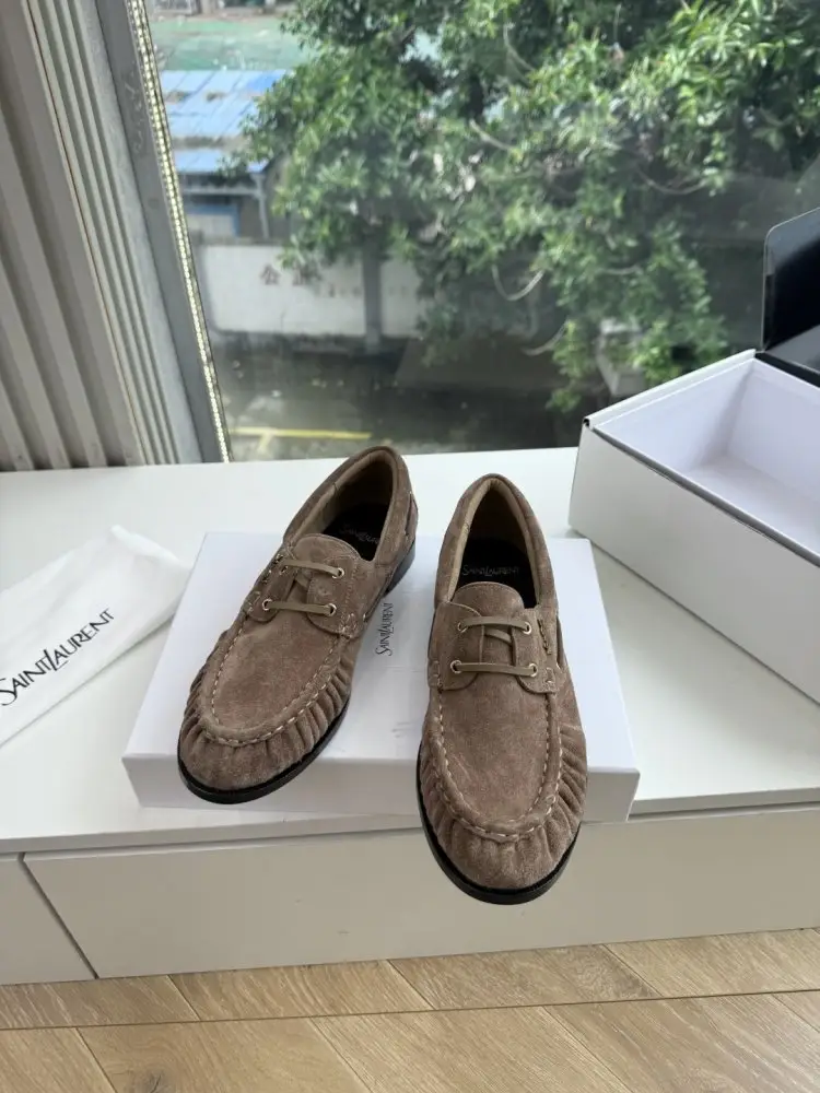 Saint Laurent Лоферы жіночі — Фото 1