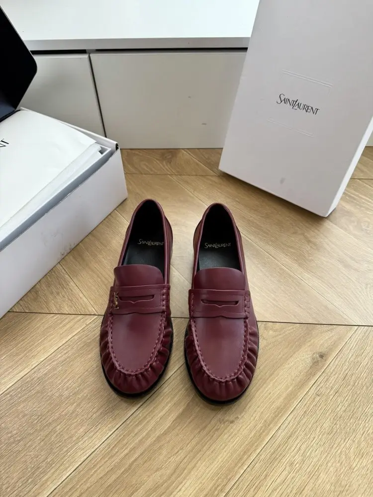 Saint Laurent — Лоферы жіночі
