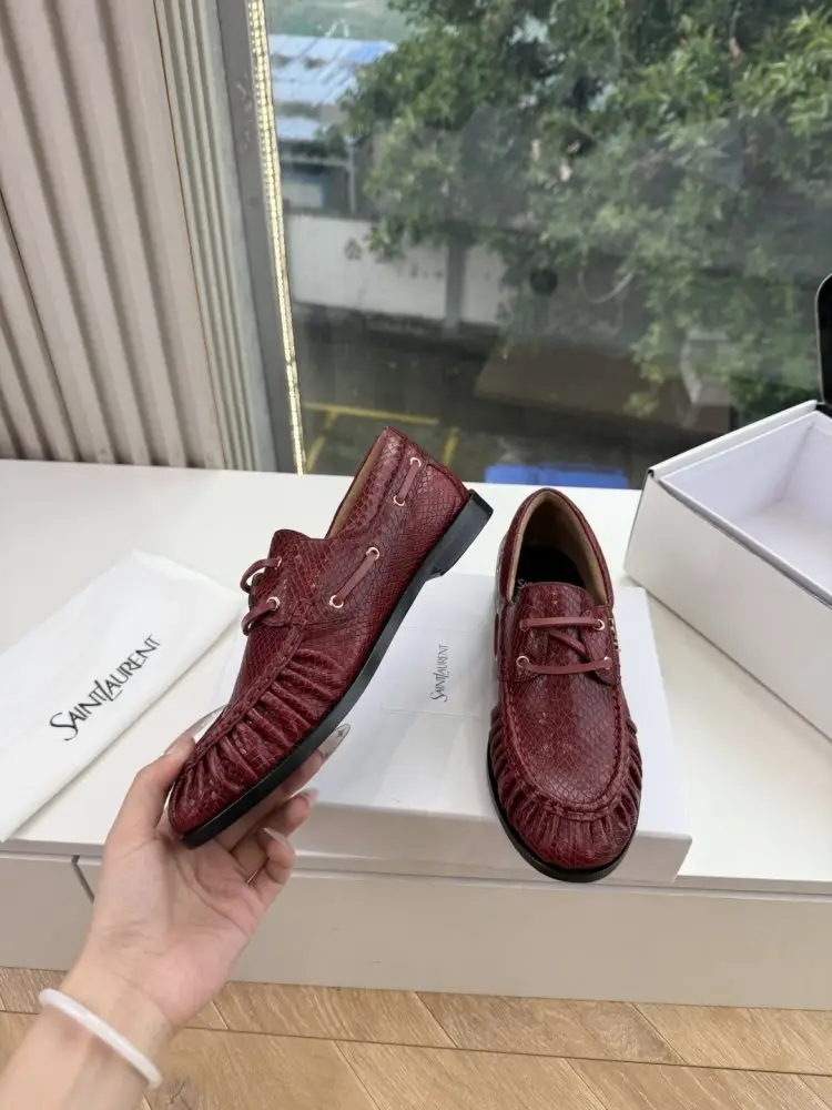 Saint Laurent Лоферы жіночі — Фото 2