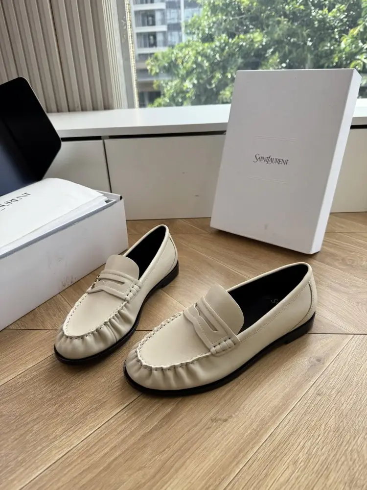 Saint Laurent Лоферы жіночі — Фото 2