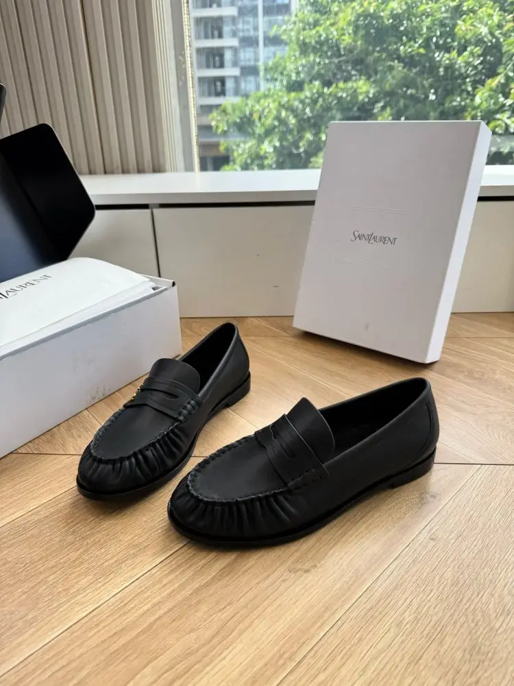 Saint Laurent Лоферы жіночі — Фото 2