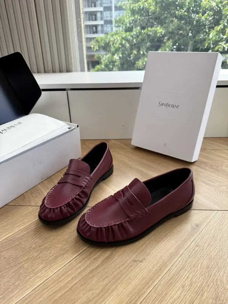 Saint Laurent Лоферы жіночі — Фото 2