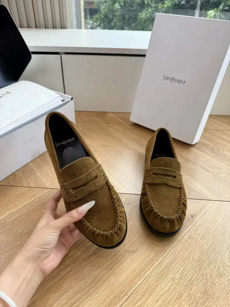 Saint Laurent Лоферы жіночі — Фото 3