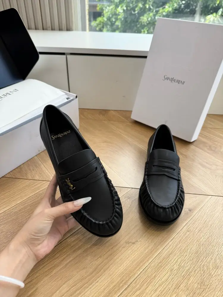 Saint Laurent Лоферы жіночі — Фото 3