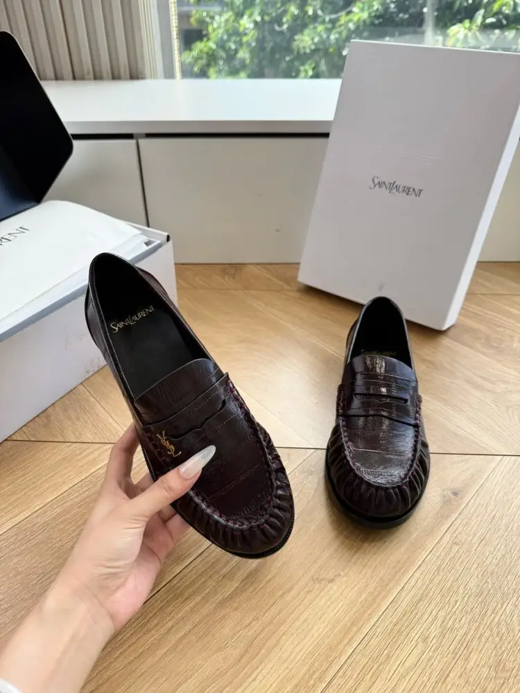 Saint Laurent Лоферы жіночі — Фото 3