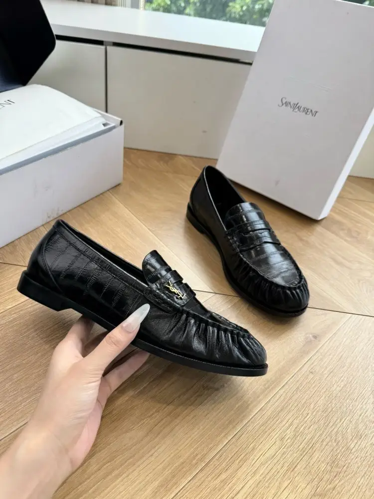 Saint Laurent Лоферы женские — Фото 4