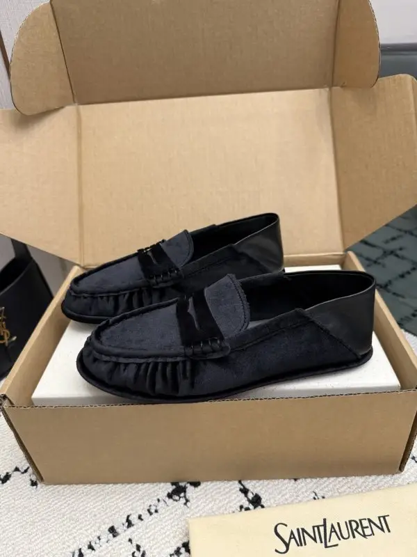 Saint Laurent Лоферы жіночі — Фото 4