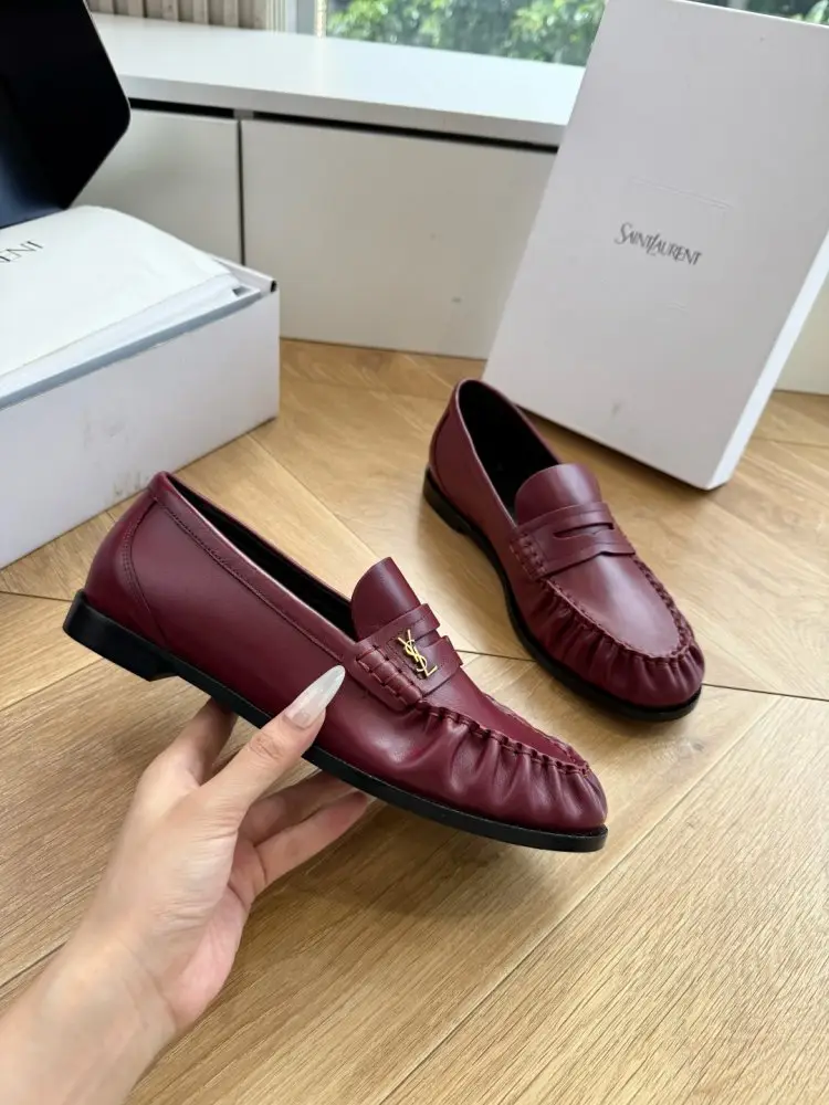 Saint Laurent Лоферы жіночі — Фото 4