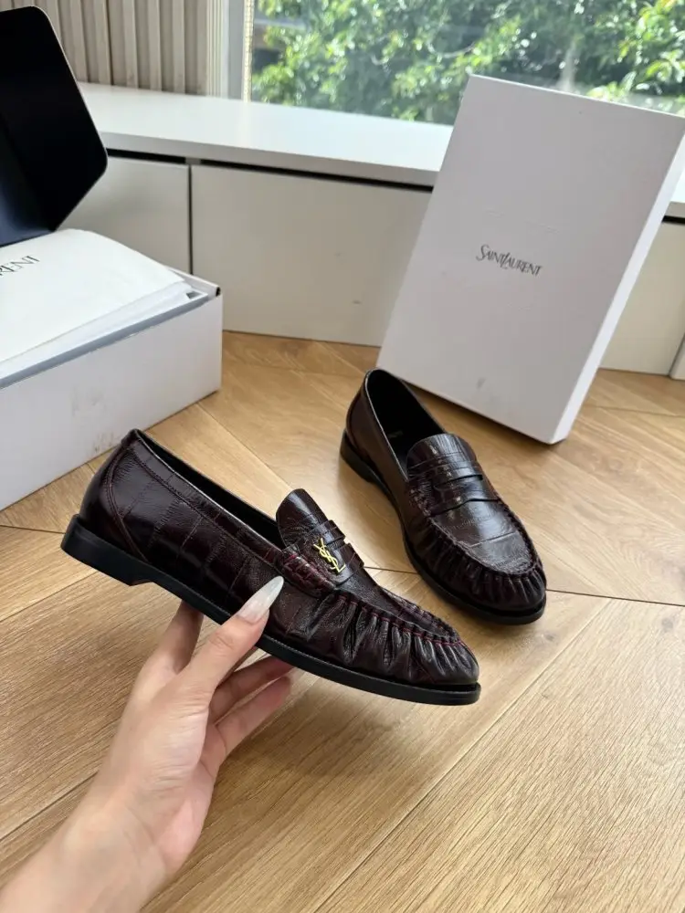 Saint Laurent Лоферы жіночі — Фото 4