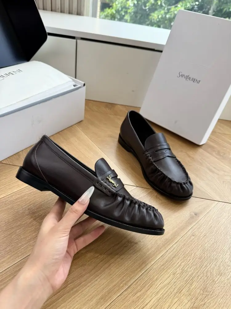 Saint Laurent Лоферы жіночі — Фото 4