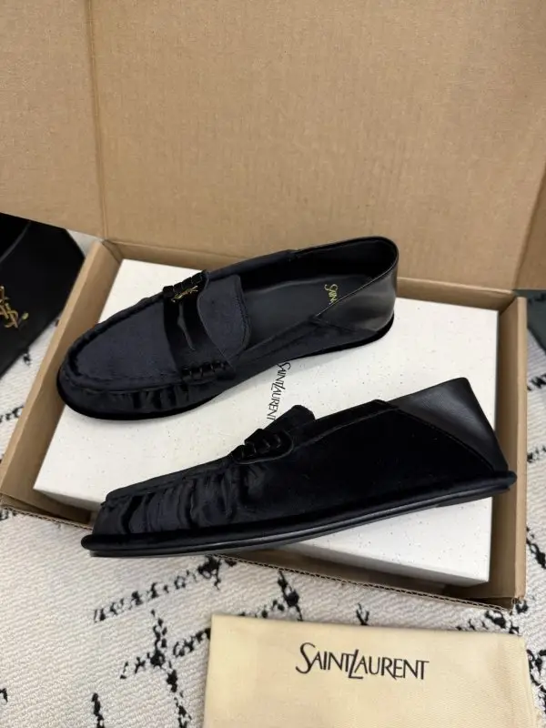 Saint Laurent Лоферы жіночі — Фото 5