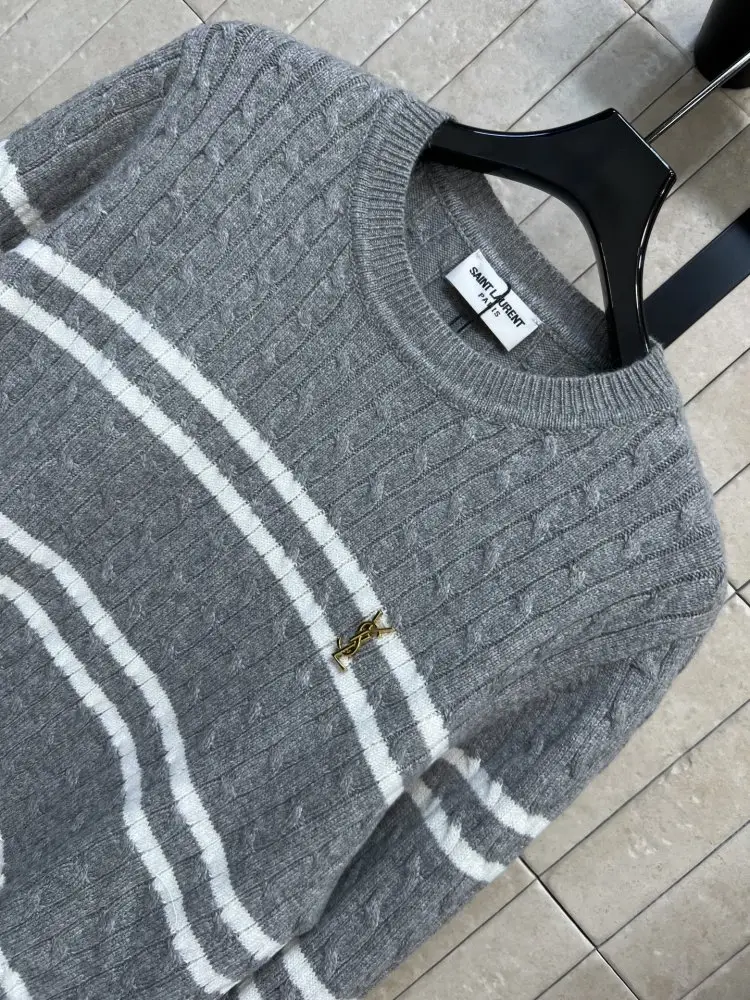 Saint Laurent Pullover female — Photo 2