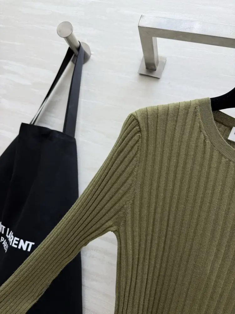 Saint Laurent Pullover female — Photo 2