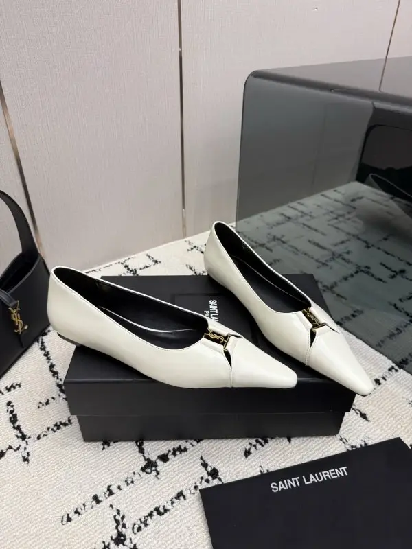 Saint Laurent Туфли кожаные с острым носком — Фото 2