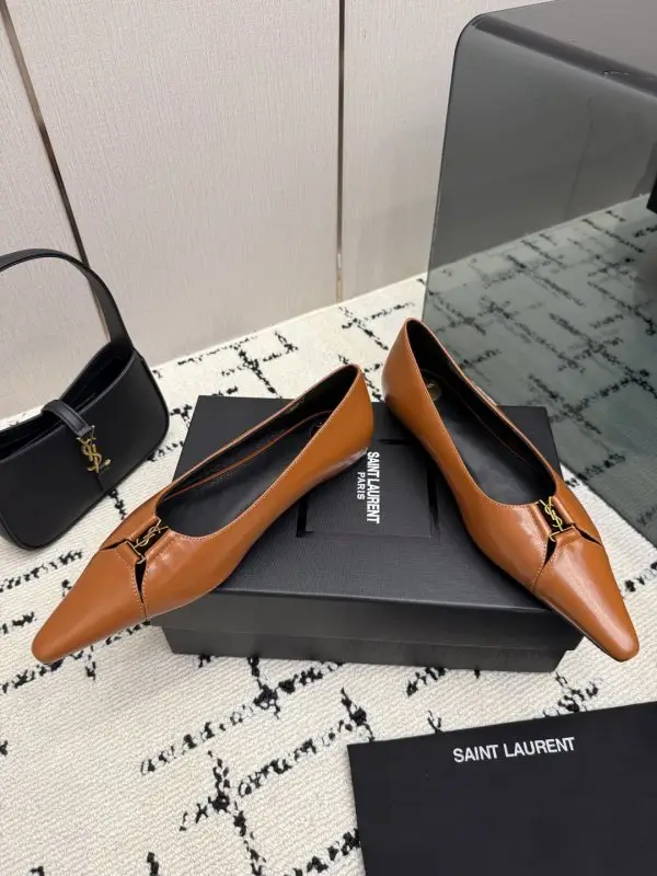 Saint Laurent Shoes leather from sharp the toe — Photo 3