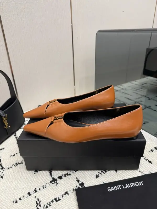 Saint Laurent Shoes leather from sharp the toe — Photo 4