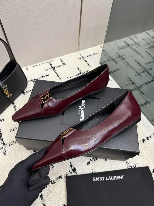 Saint Laurent Туфлі шкіряні з гострим носком — Фото 5