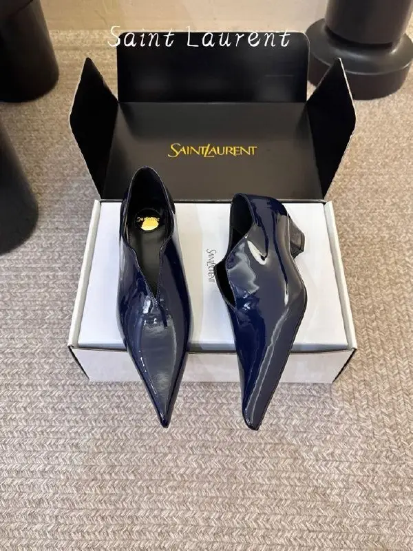 Saint Laurent — Туфли мэри-джейн с острым носком