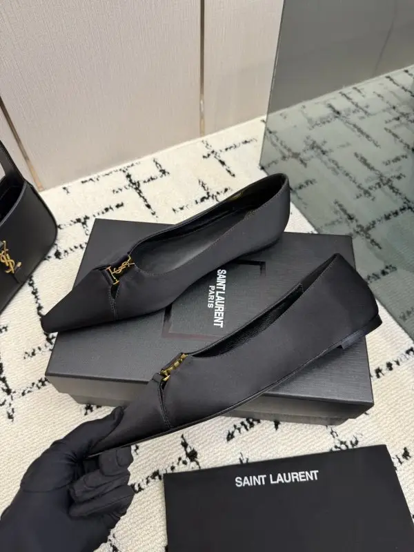 Saint Laurent Туфли атласные с острым носком — Фото 5