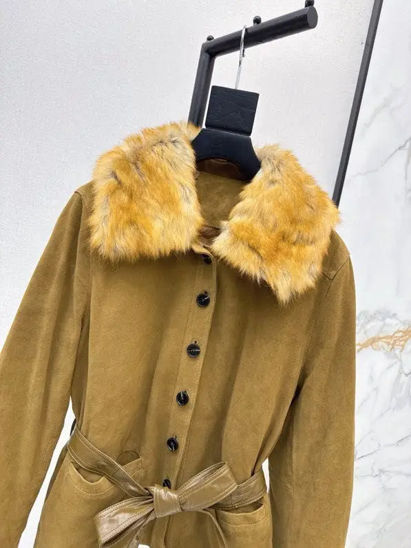 Saint Laurent Замшевое пальто с воротником из лисьего меха — Фото 5