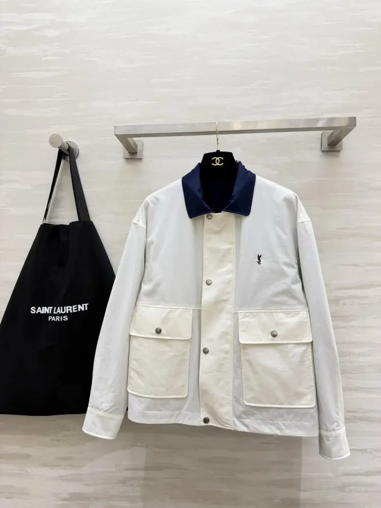 Two-sided jacket from color blocks