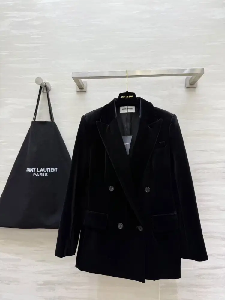 Saint Laurent — Оксамитовий двобортний піджак жіночий