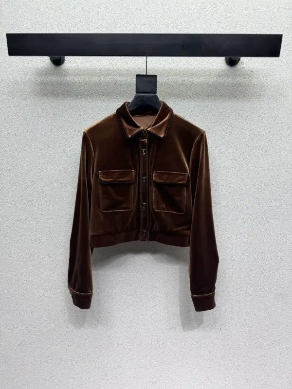 Saint Laurent Velvet female costume — Photo 2