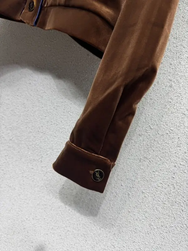 Saint Laurent Velvet female costume — Photo 4