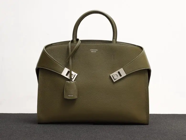 Salvatore Ferragamo — Сумка через плече Hug Soft 40 см