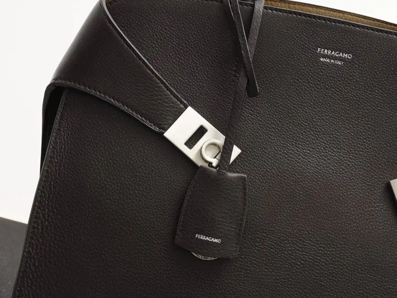 Salvatore Ferragamo Сумка через плече Hug Soft 40 см — Фото 2