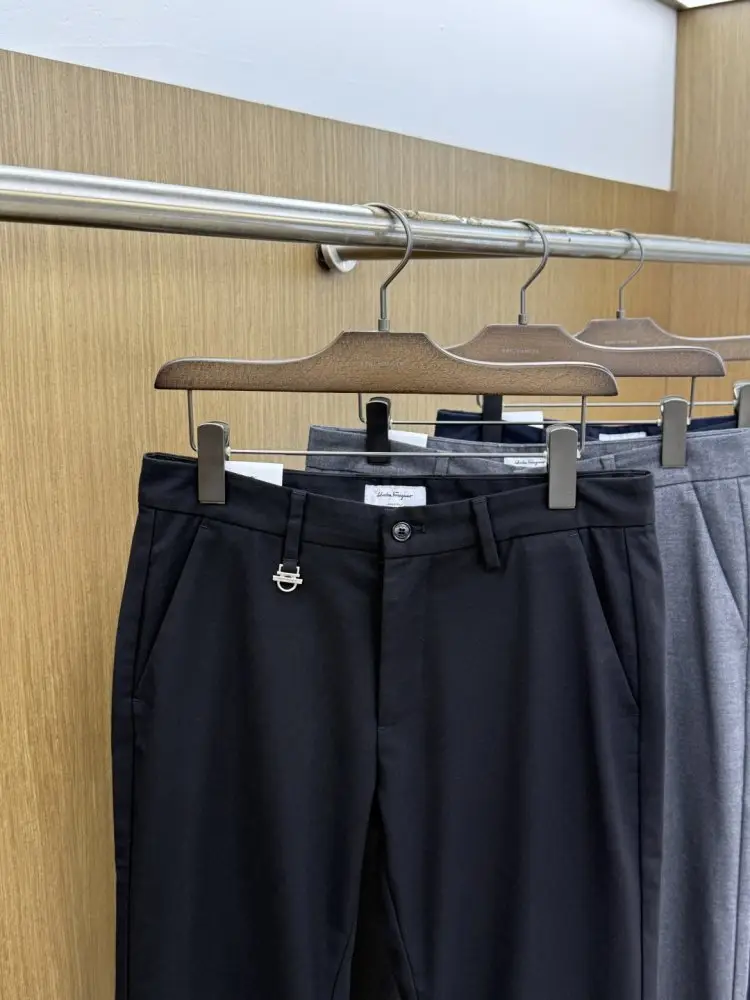 Salvatore Ferragamo Pants men's — Photo 3