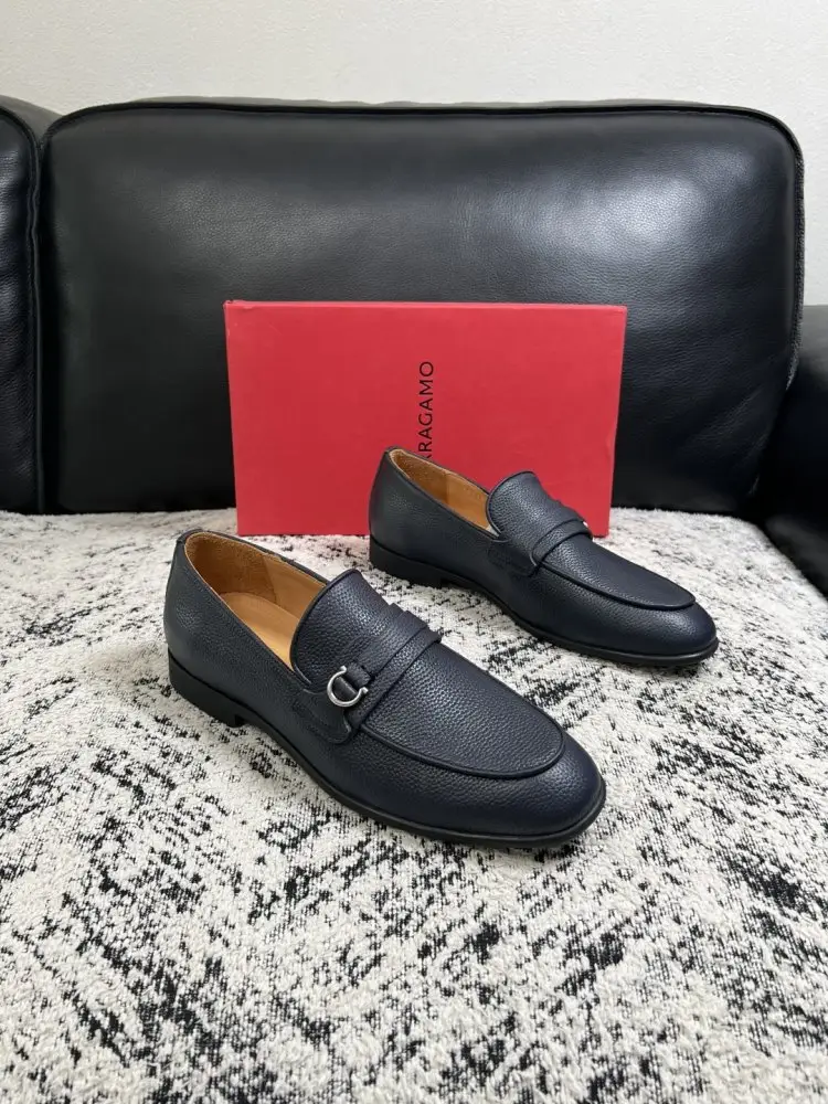 Salvatore Ferragamo Туфлі лоферы чоловічі — Фото 1