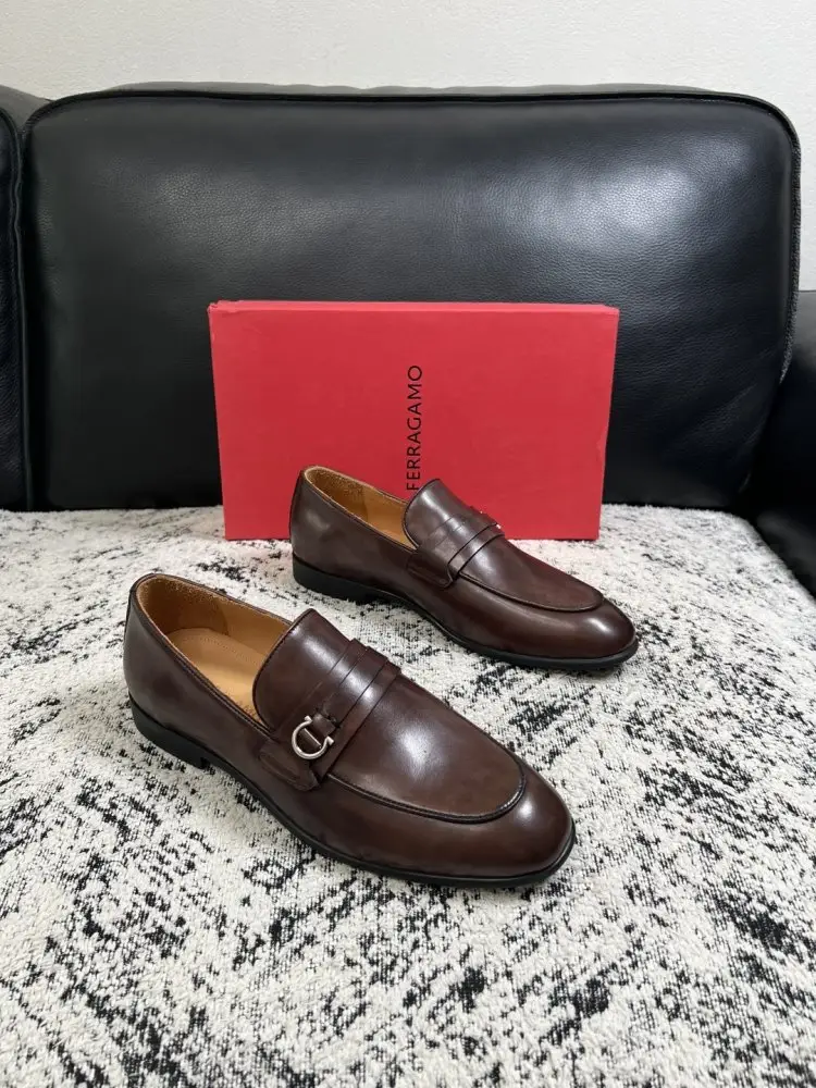 Salvatore Ferragamo Туфлі лоферы чоловічі — Фото 1