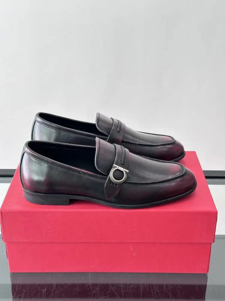 Salvatore Ferragamo Туфлі лоферы чоловічі — Фото 1
