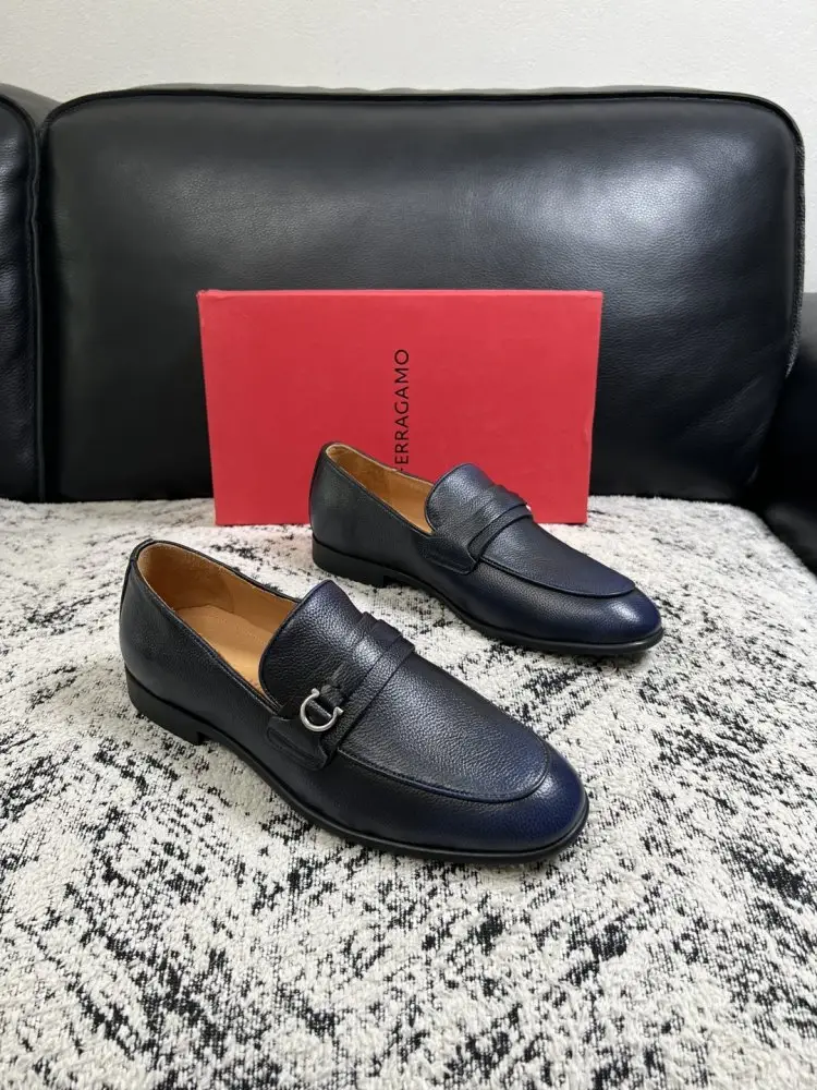 Salvatore Ferragamo Туфлі лоферы чоловічі — Фото 1