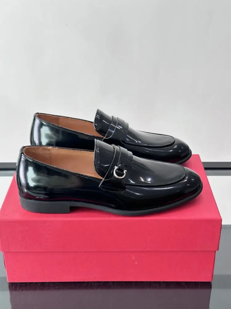 Salvatore Ferragamo Туфлі лоферы чоловічі — Фото 1