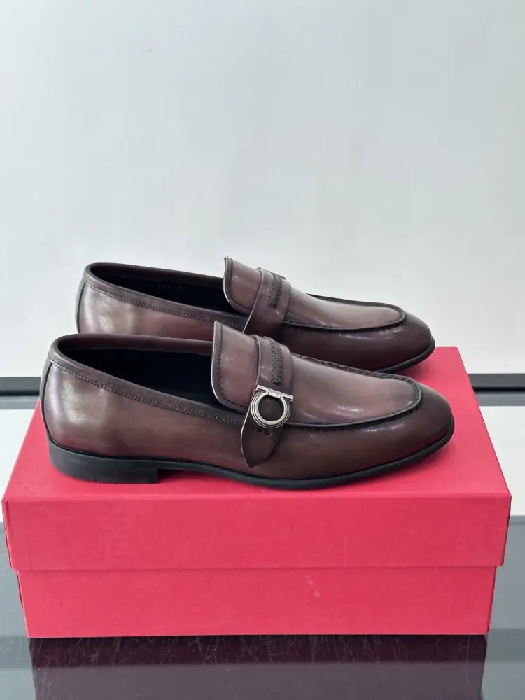 Salvatore Ferragamo Туфлі лоферы чоловічі — Фото 1