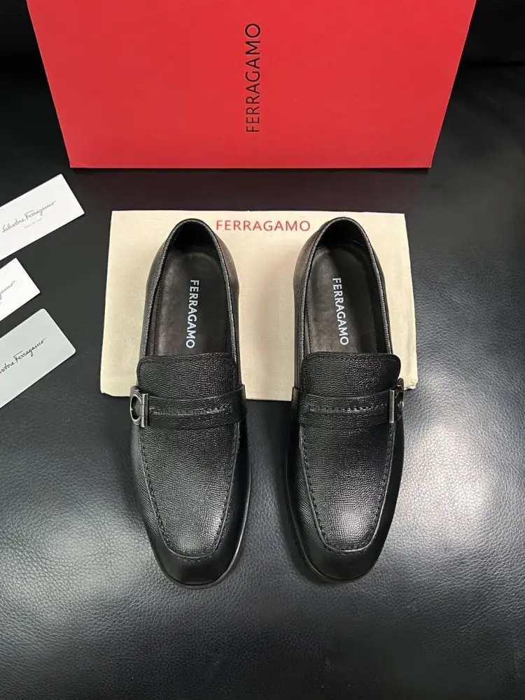 Salvatore Ferragamo Shoes men's — Photo 1